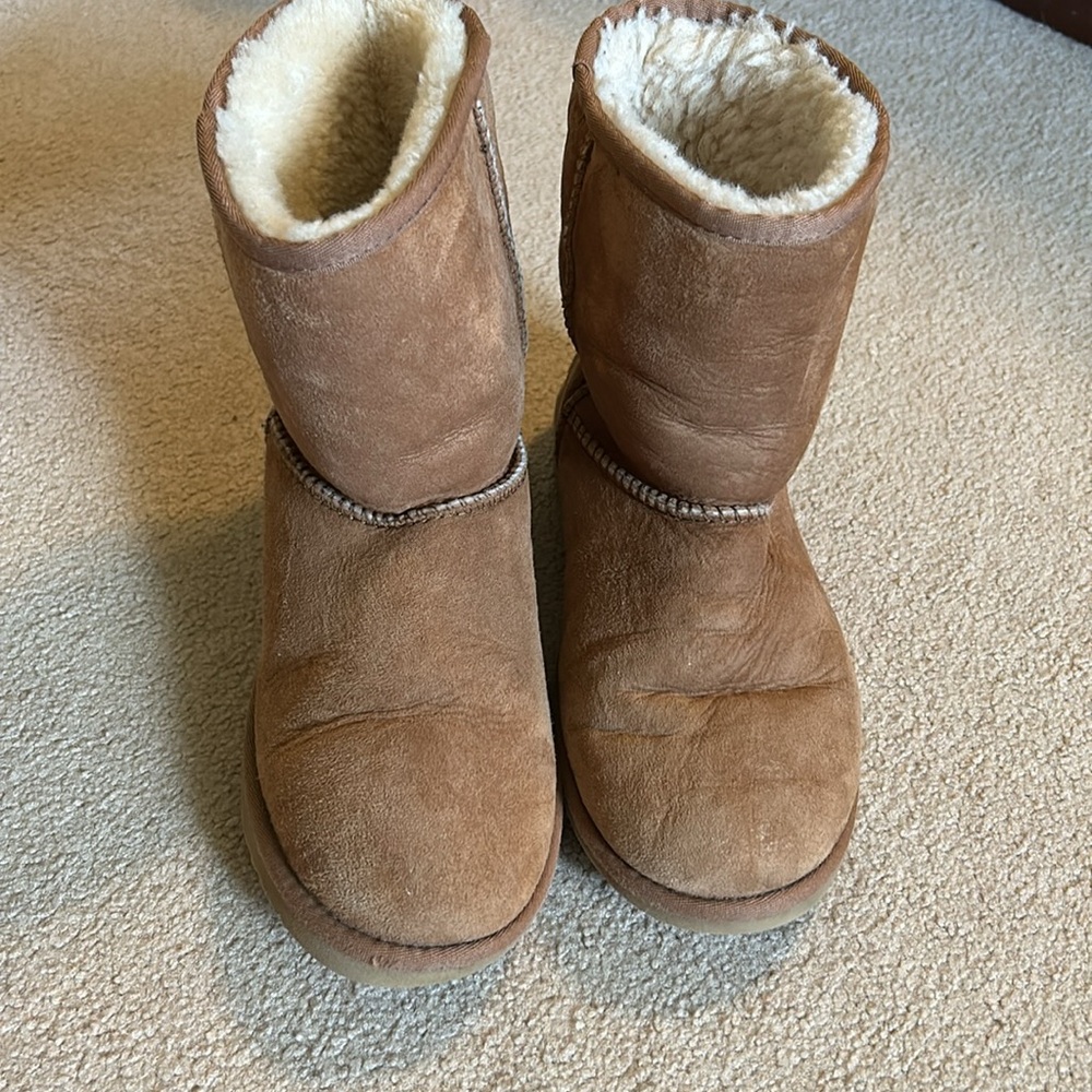 UGG Australia dark tan boots
